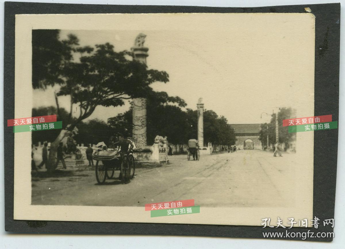 民国时期老北京皇城长安左门,位于天安门西侧.