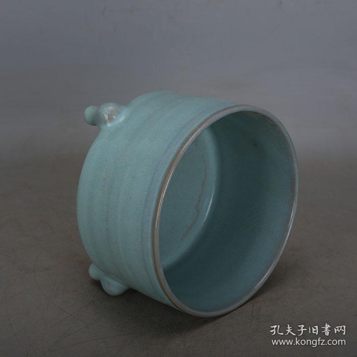 宋代汝窑青釉刻字描金三足香炉