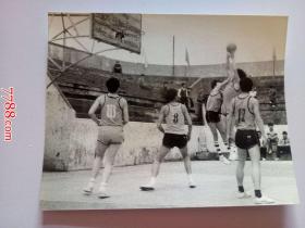 老照片：五一滁（滁县）城职工篮球联赛正在紧张进行