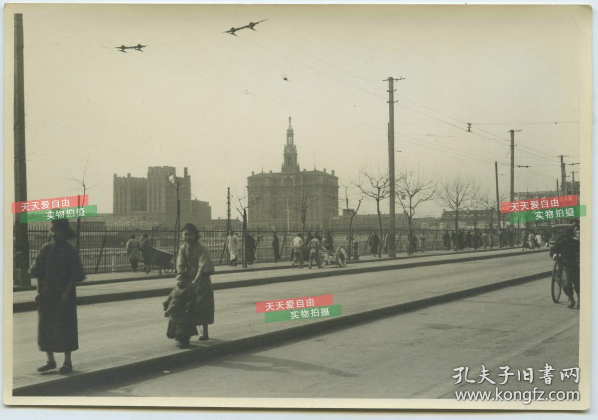 民国1931年3月23日拍摄的上海赛马场前大街街道街景照片此外还有上海