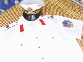 上世纪80年代后期老公安交警夏的确良白短袖