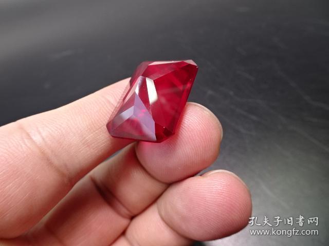 清代鸽血红宝石戒面