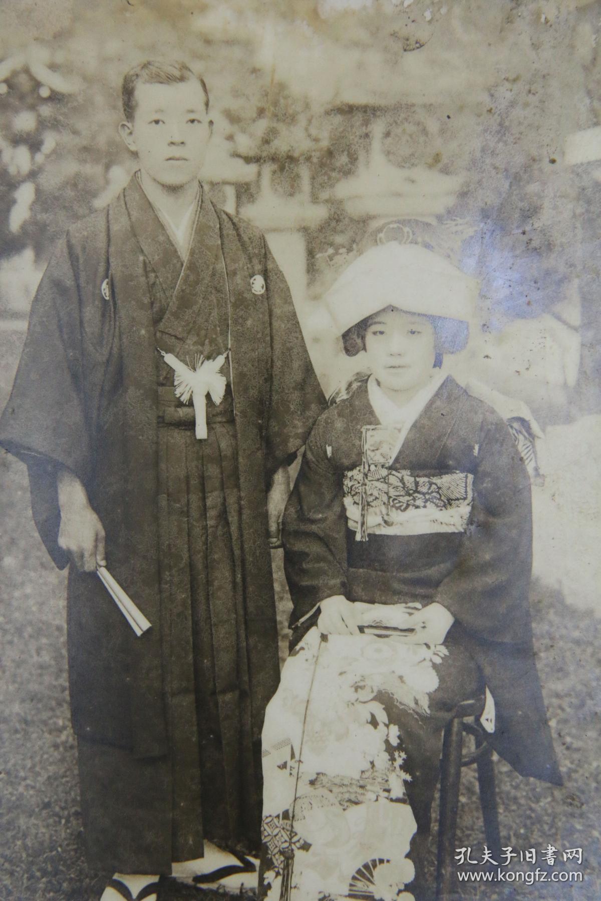 民国早期 日本和服结婚老照片一枚(有下角摄有"台北小野出写"字样