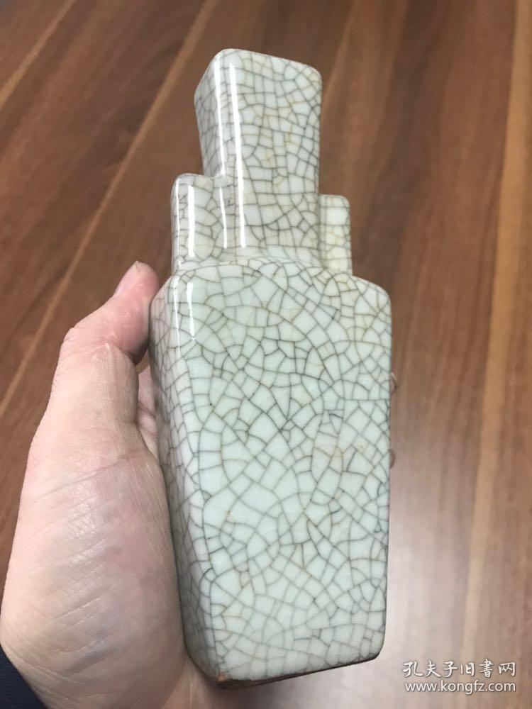 明代 哥窑瓷器 瓶