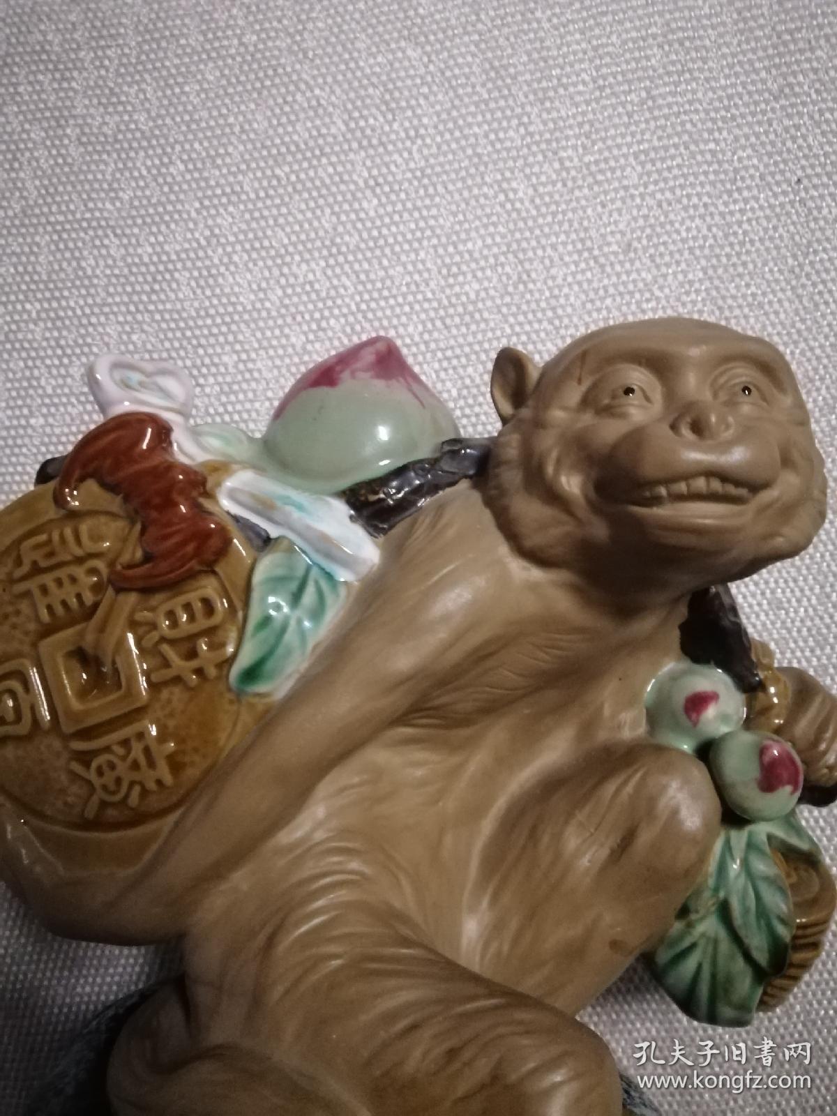 广东石湾窑雕塑大师霍兰作品,《金猴献瑞》保真作品,带原盒包装