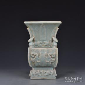 宋汝窑天青釉四羊方尊