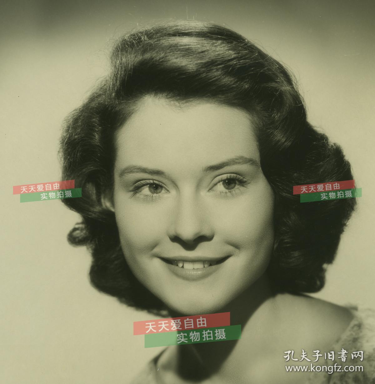1950年代末期美国好莱坞女明星女影星黛安·贝克经典黑白肖像老照片