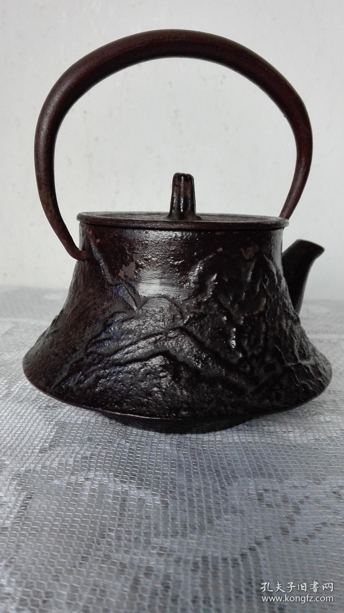 日本回流南部铁器古董老铁壶(收藏佳品,著名南部文秀堂山水铁壶