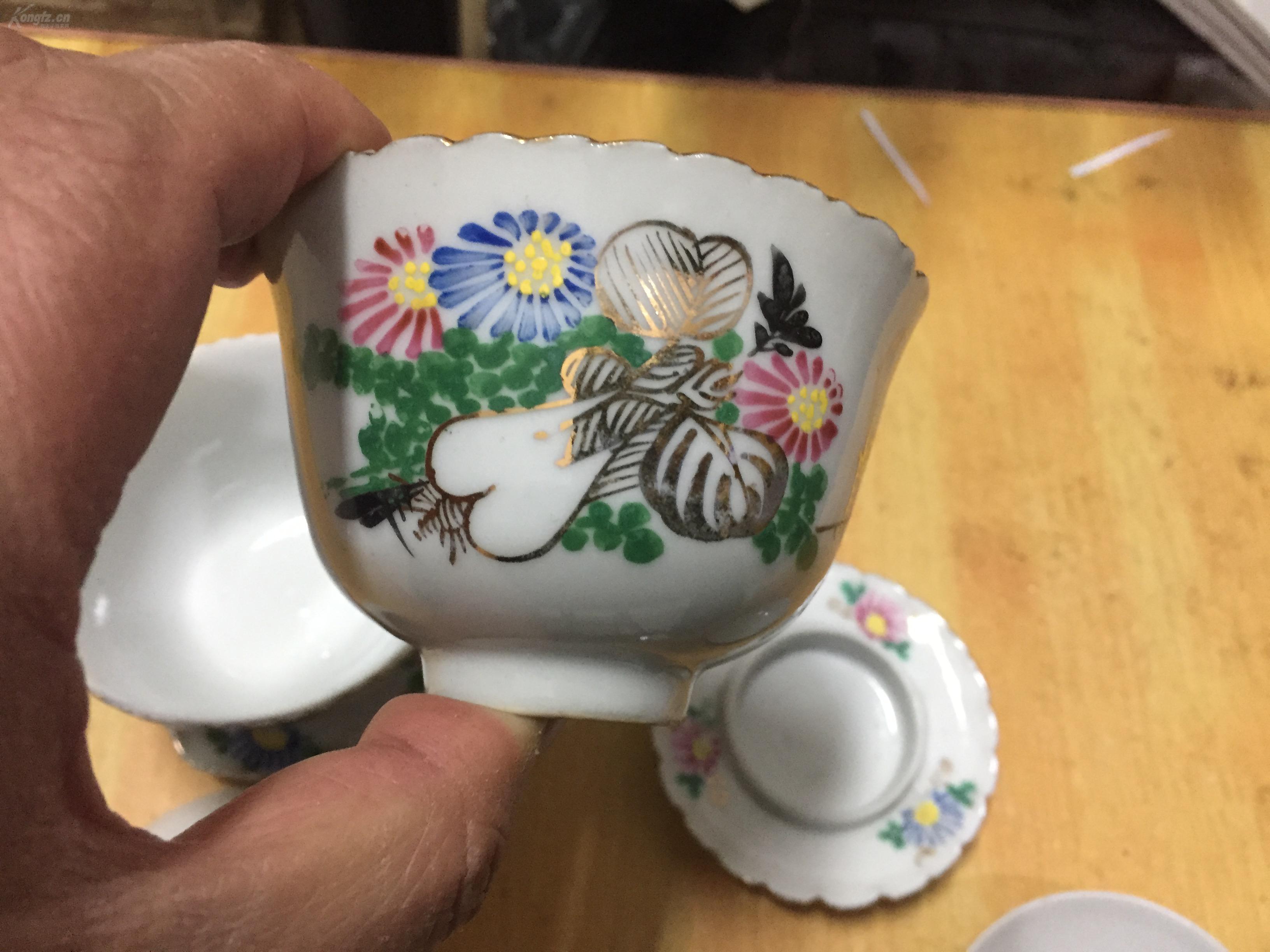 一对民国时期的德化白瓷粉彩描金茶盖碗,包老完整