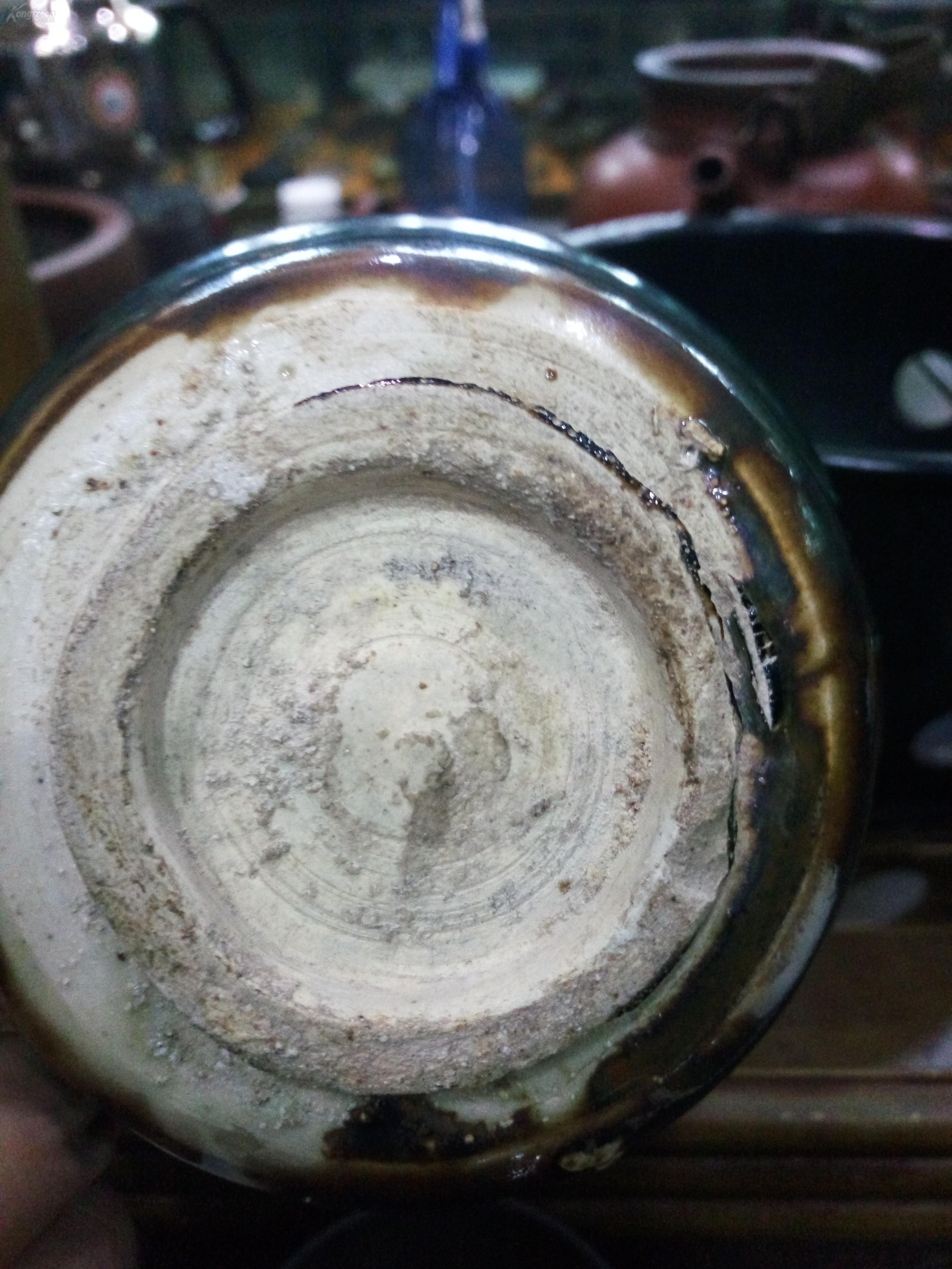 外表反铅特征明显,属于大开门的金元瓷器,内行人不要错过.