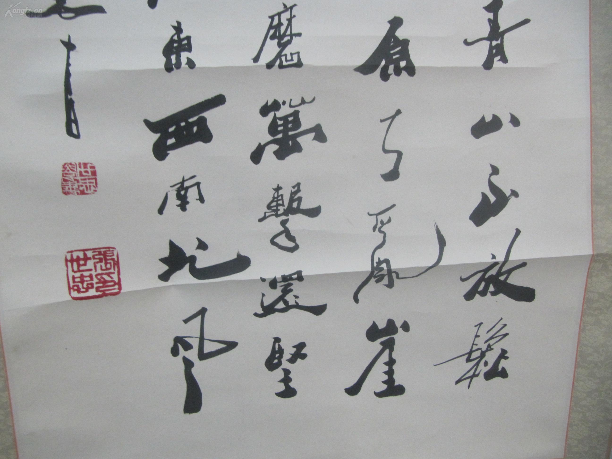 2000年出版了《张世忠书法作品集》,2003年出版了《张世忠书法集》其