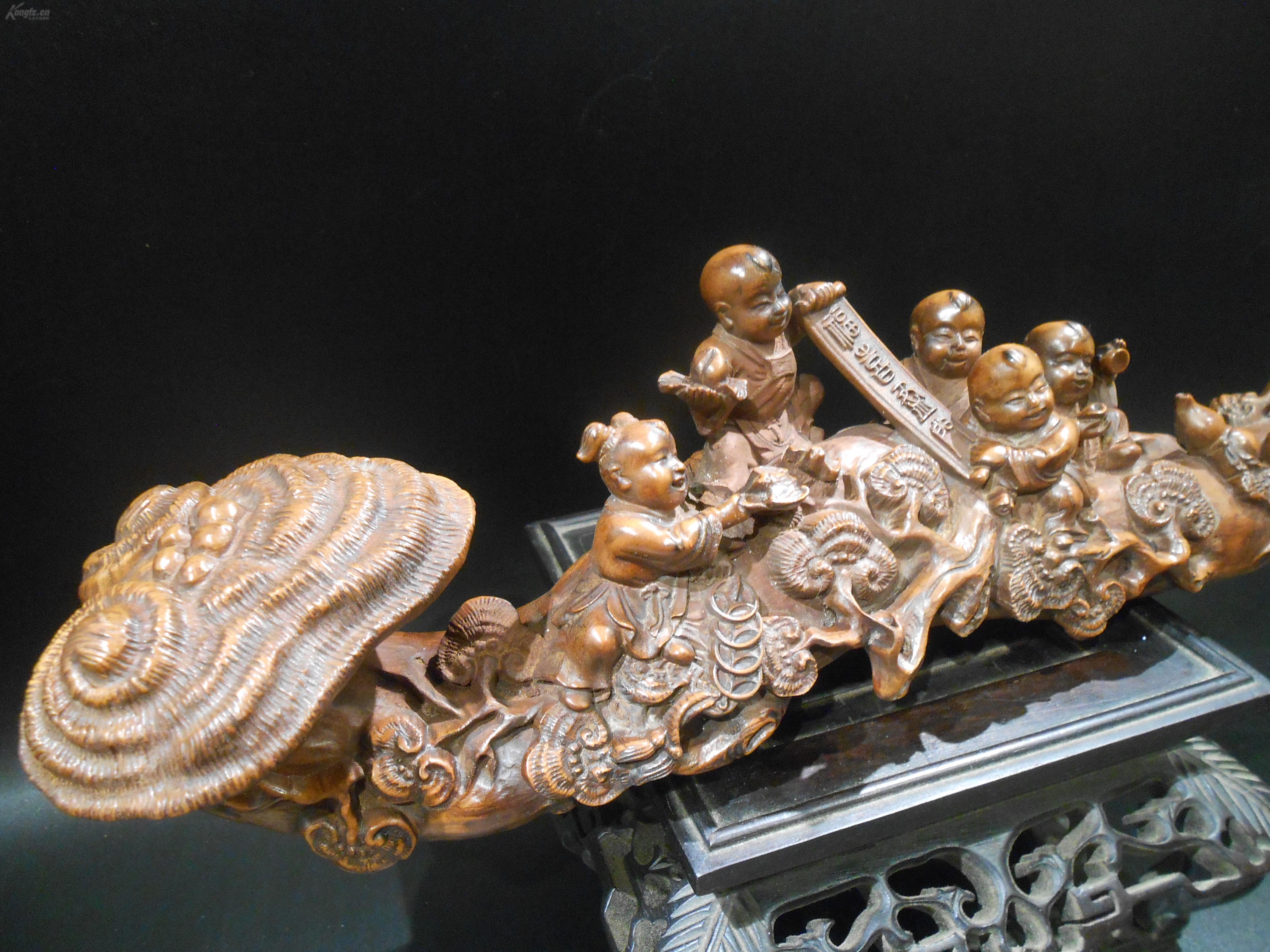 随型浮雕雕,雕工精美细腻,孩童生动活泼,整体造型如意,上雕刻"孩童