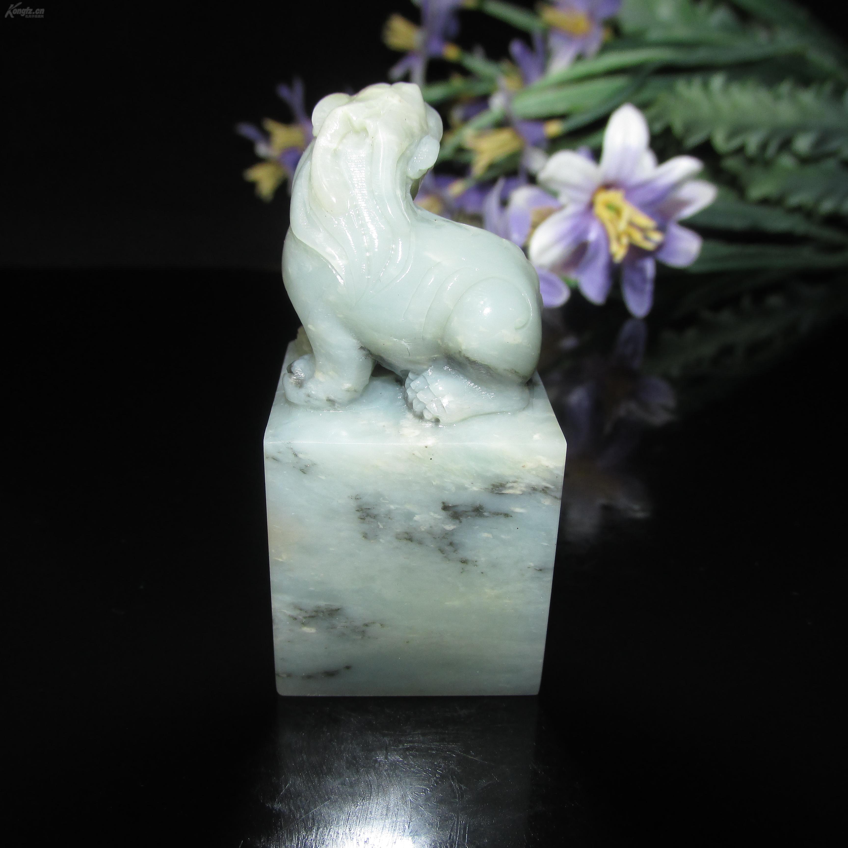 精品云南水墨天青印章石,章身完好,质地细腻有光泽,色泽一流,篆刻佳品
