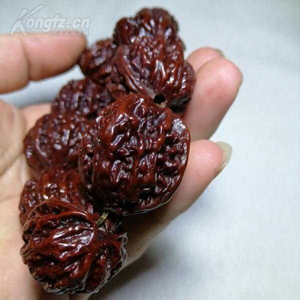 【麒麟纹狮子头满天星文玩核桃手串】精品【雅玩珍品】纹理细密 包浆