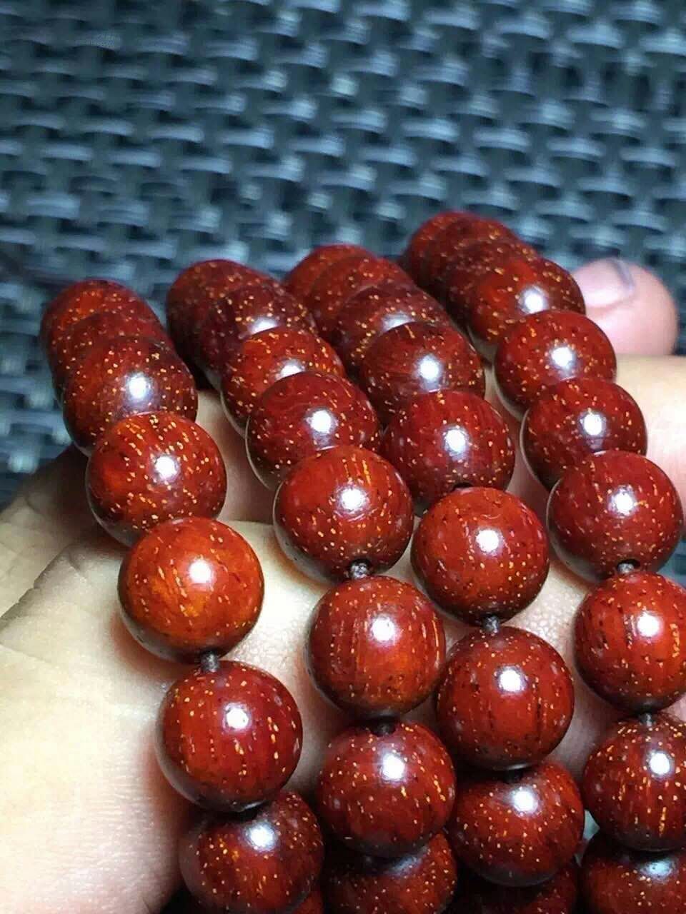0*8cm*108颗 爆满金星小叶紫檀手串图片