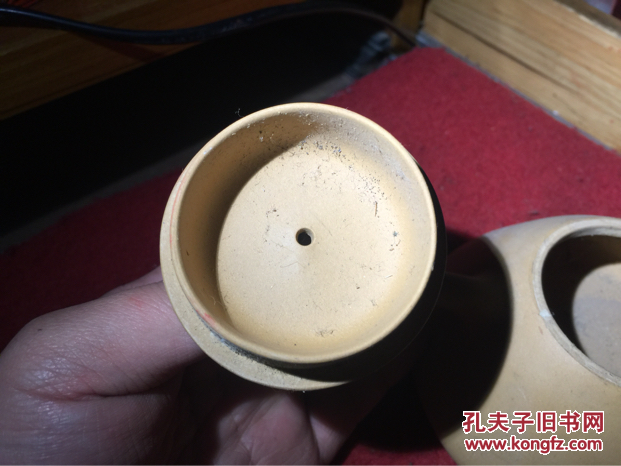 厅级干部家散出的黄泥紫砂壶,石瓢,器正材正,胎质匀润,手可盈握,这年