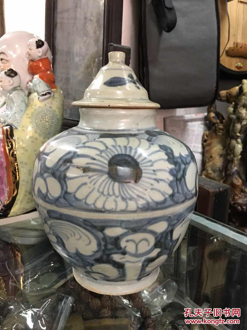 最后一图有民窑瓷器常见的两道窑缝,不是毛病.