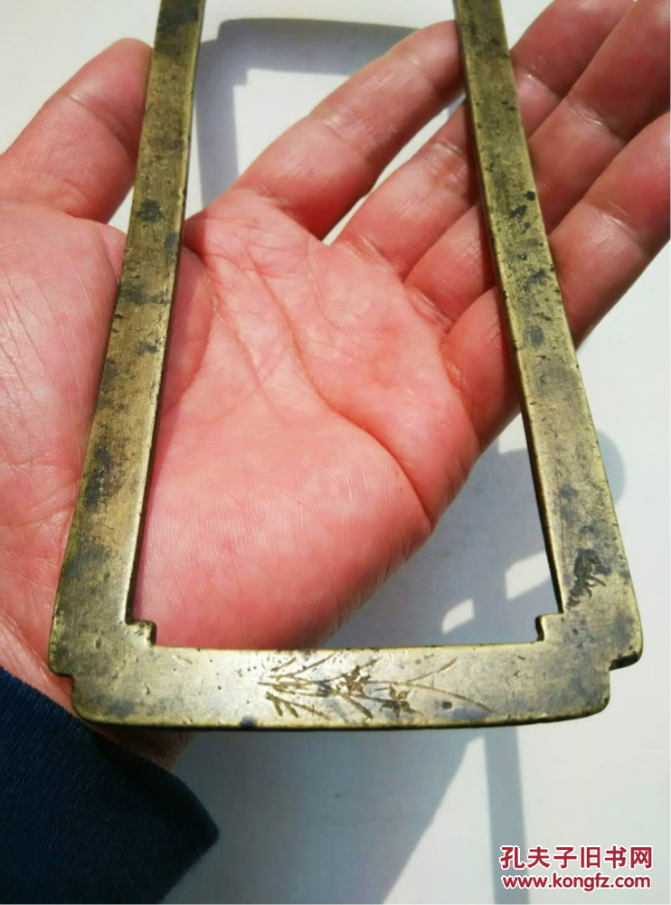 1867503cm1077克清代大个蝙蝠角双面刻铜刻花老铜仿圈字规镇纸镇尺