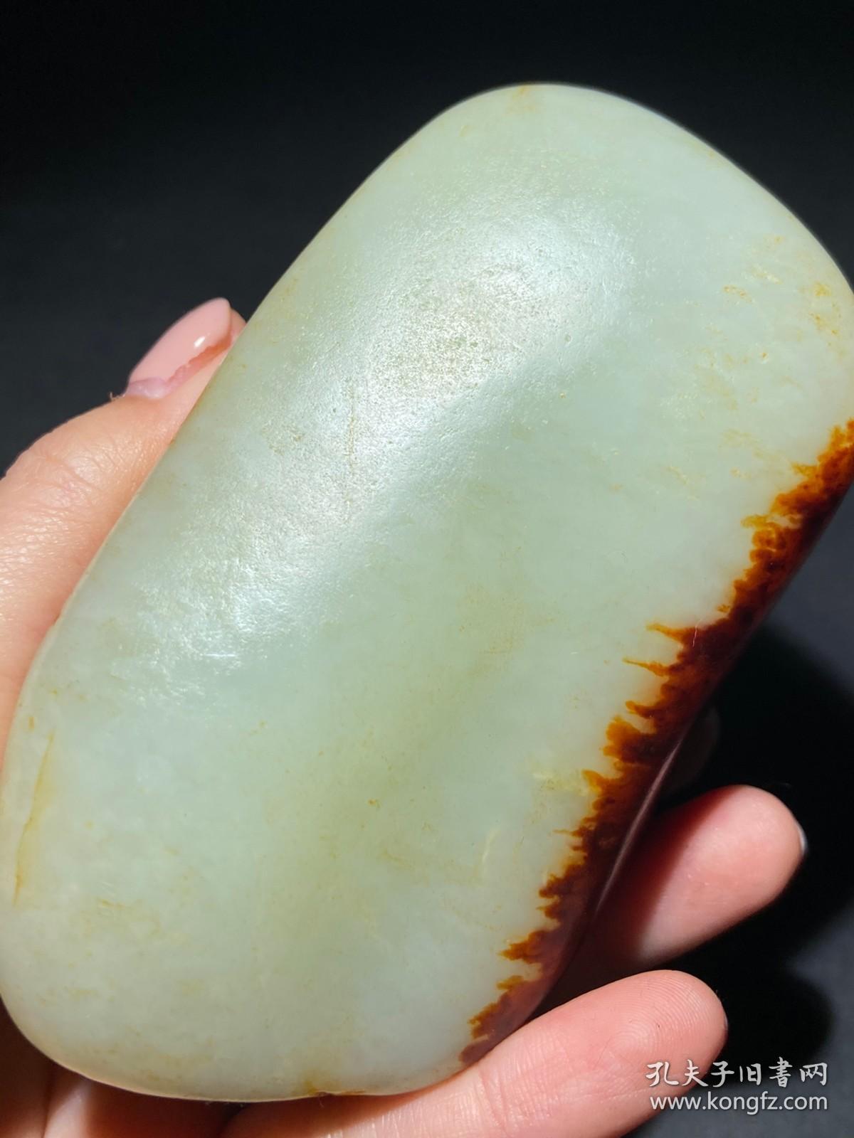 聚红皮和田玉籽料原石