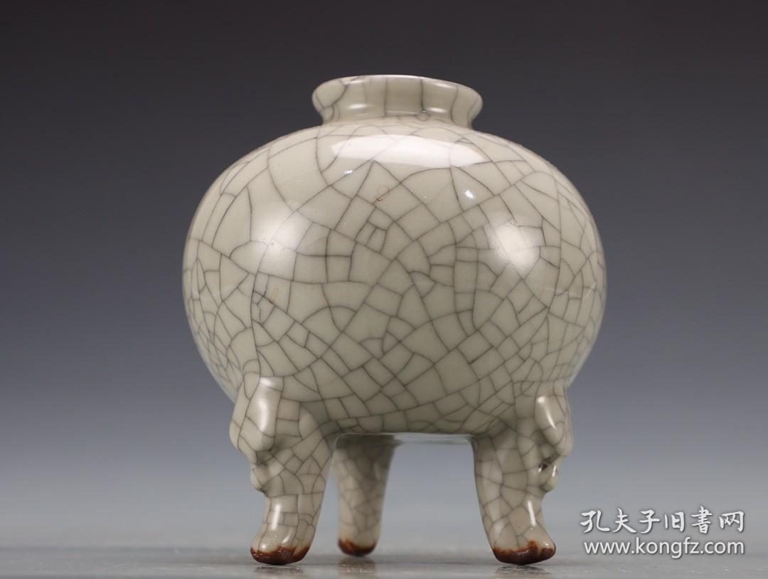 明代哥釉三足炉