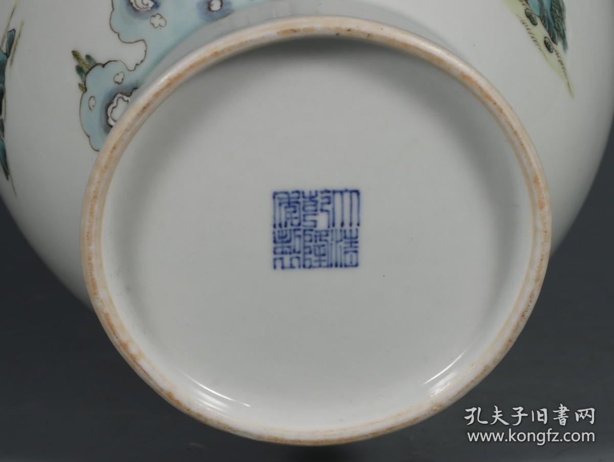 大清乾隆年制款粉彩人物故事图瓶
