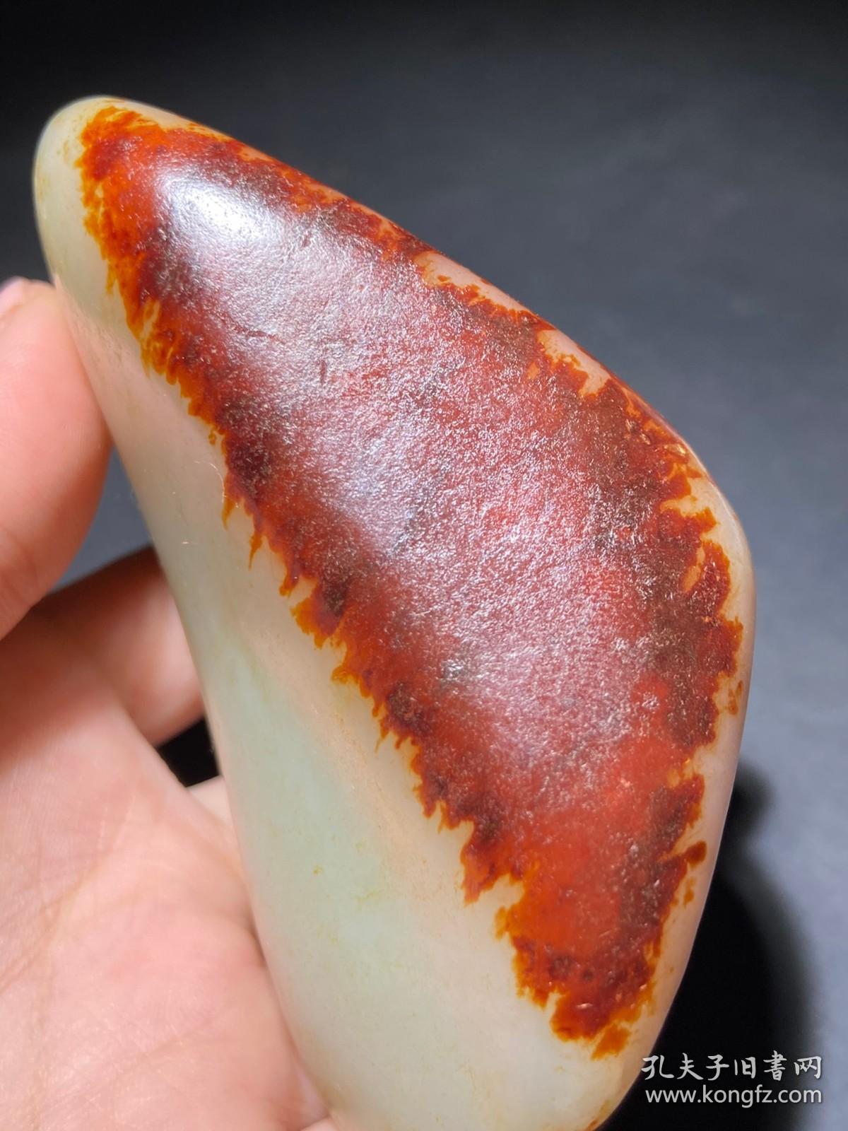 聚红皮和田玉籽料原石