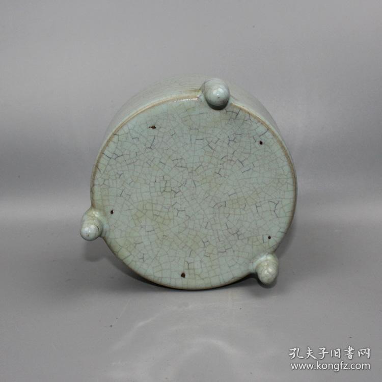 宋代五大名窑之一汝窑三足香炉