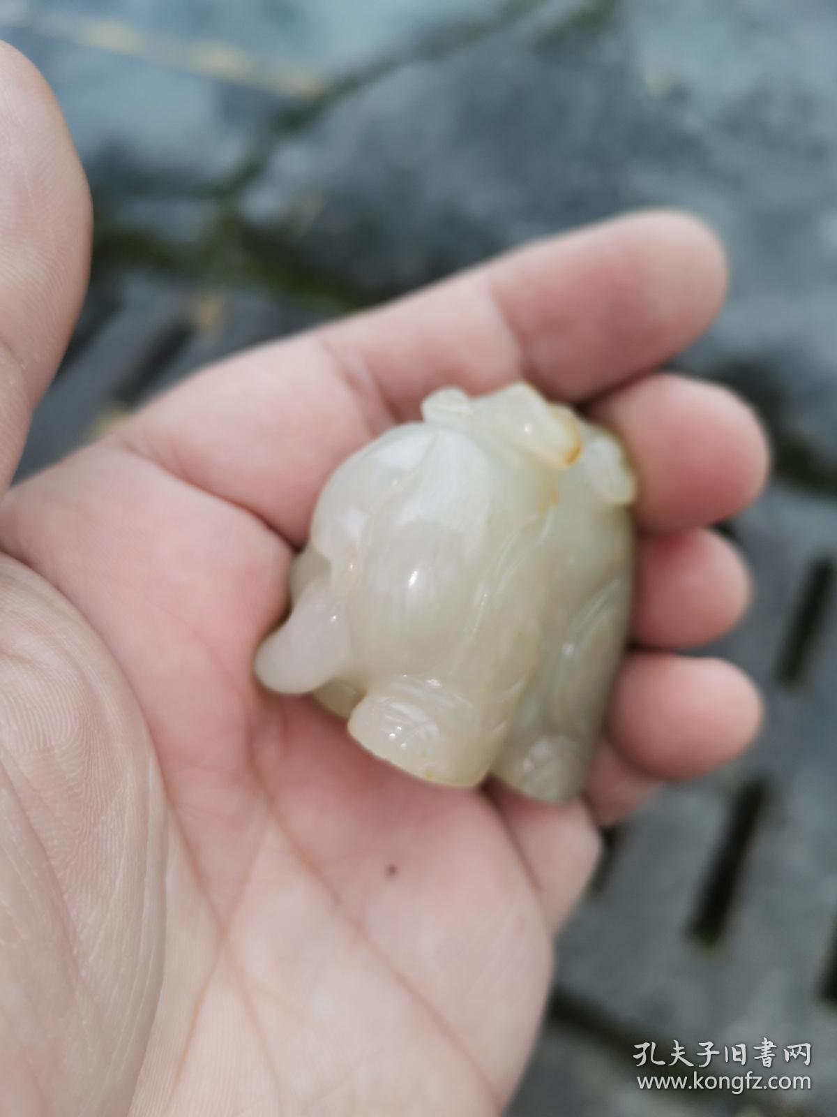 清代传世老包浆 和田白玉 太平有象 玉把件,包浆熟美.温润 传神.