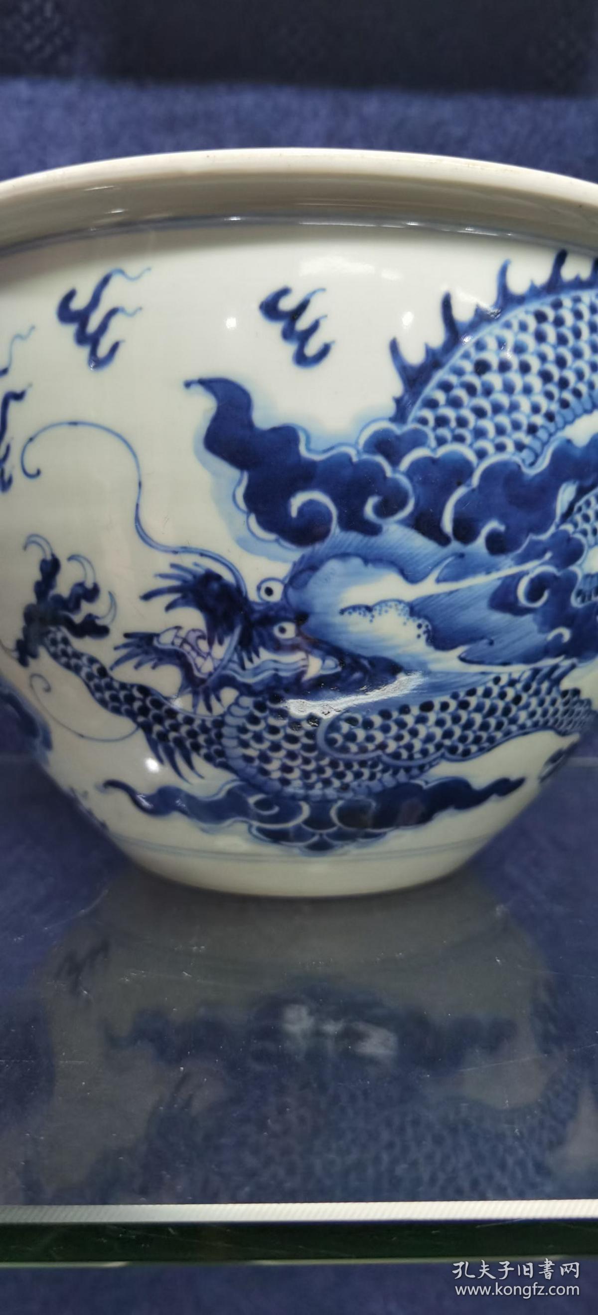 清康熙青花龙纹卷缸