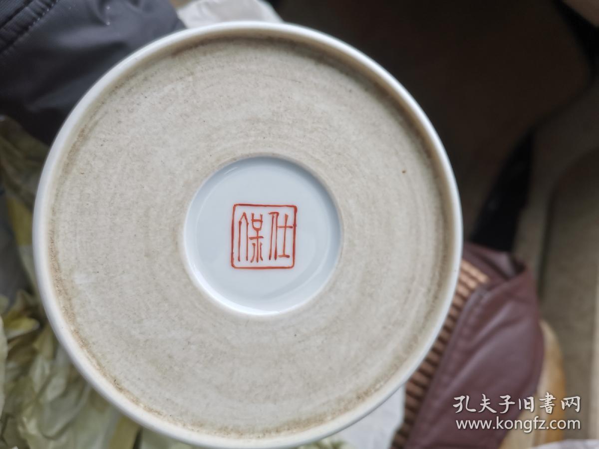 民国或建国初官窑级花鸟彩瓷笔筒凌风飞舞小名家章仕保画工精妙不失