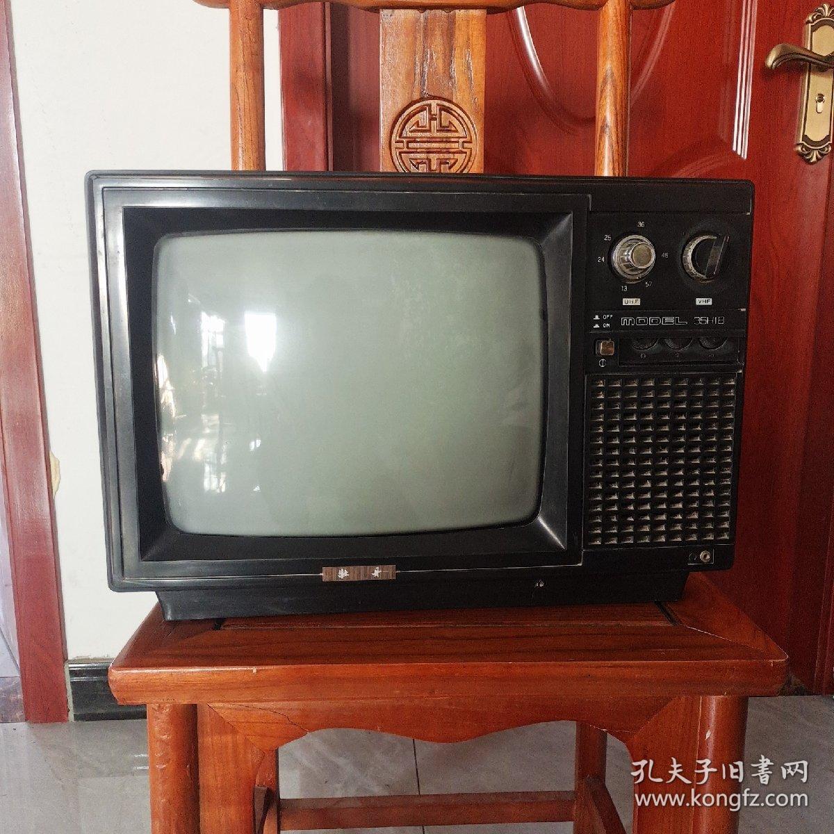怀旧黑白电视机黑颜色外壳牡丹牌具体如图插电没有反应