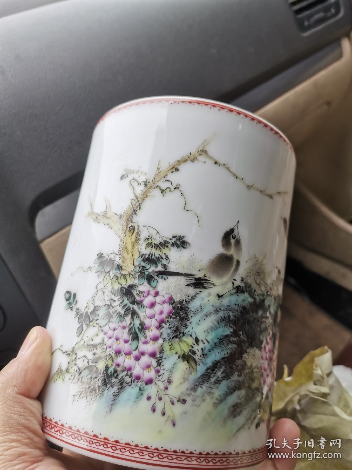 民国或建国初官窑级花鸟彩瓷笔筒凌风飞舞小名家章仕保画工精妙不失