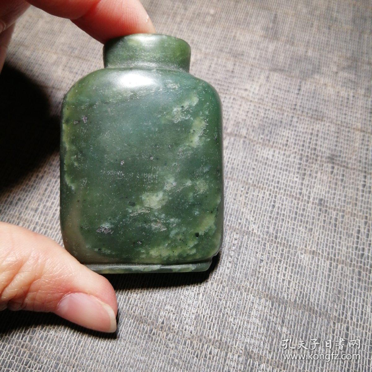 老碧玉鼻烟壶