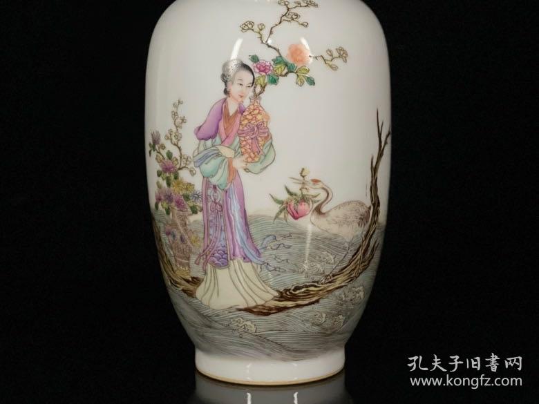 清乾隆珐琅彩麻姑献寿人物纹赏瓶2010厘米