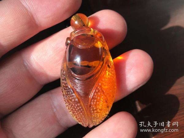 缅甸琥珀缅珀蜜蜡血红茶吊坠