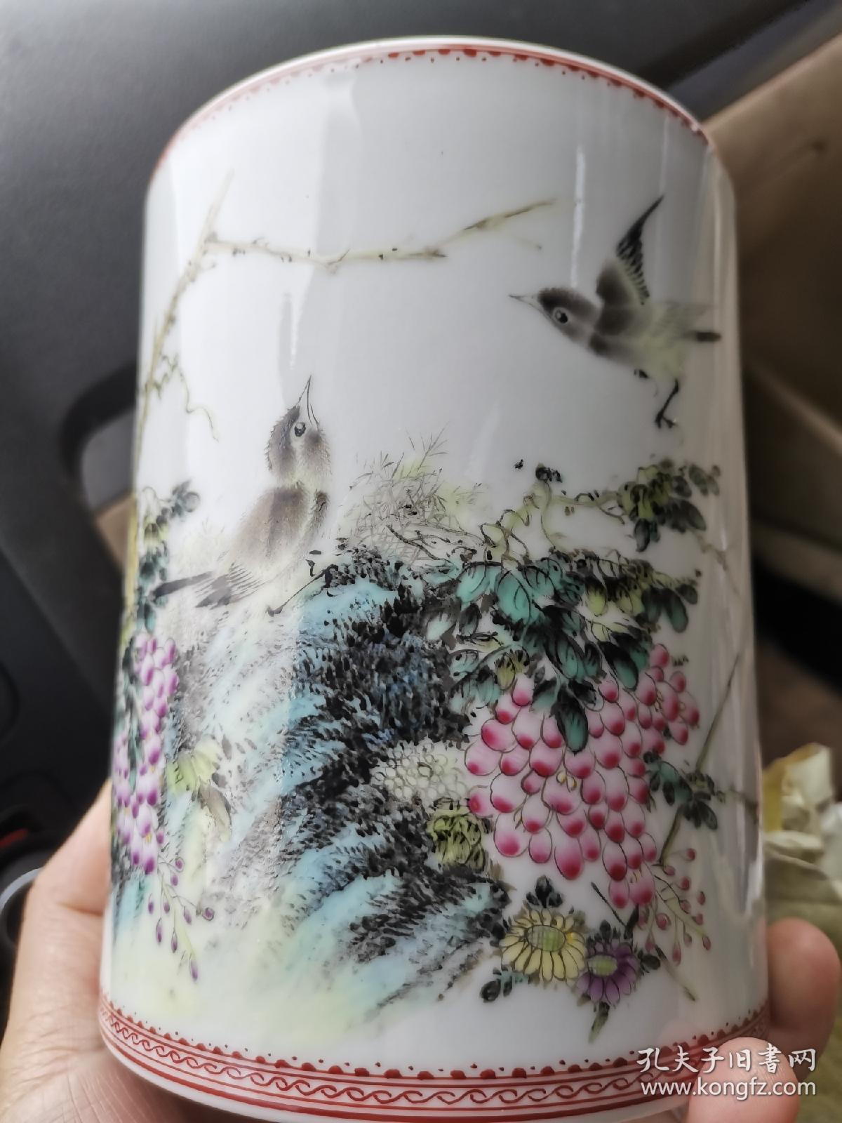 民国或建国初官窑级花鸟彩瓷笔筒凌风飞舞小名家章仕保画工精妙不失