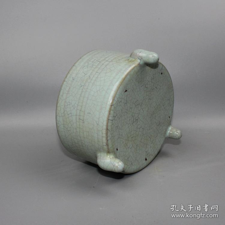 宋代五大名窑之一汝窑三足香炉