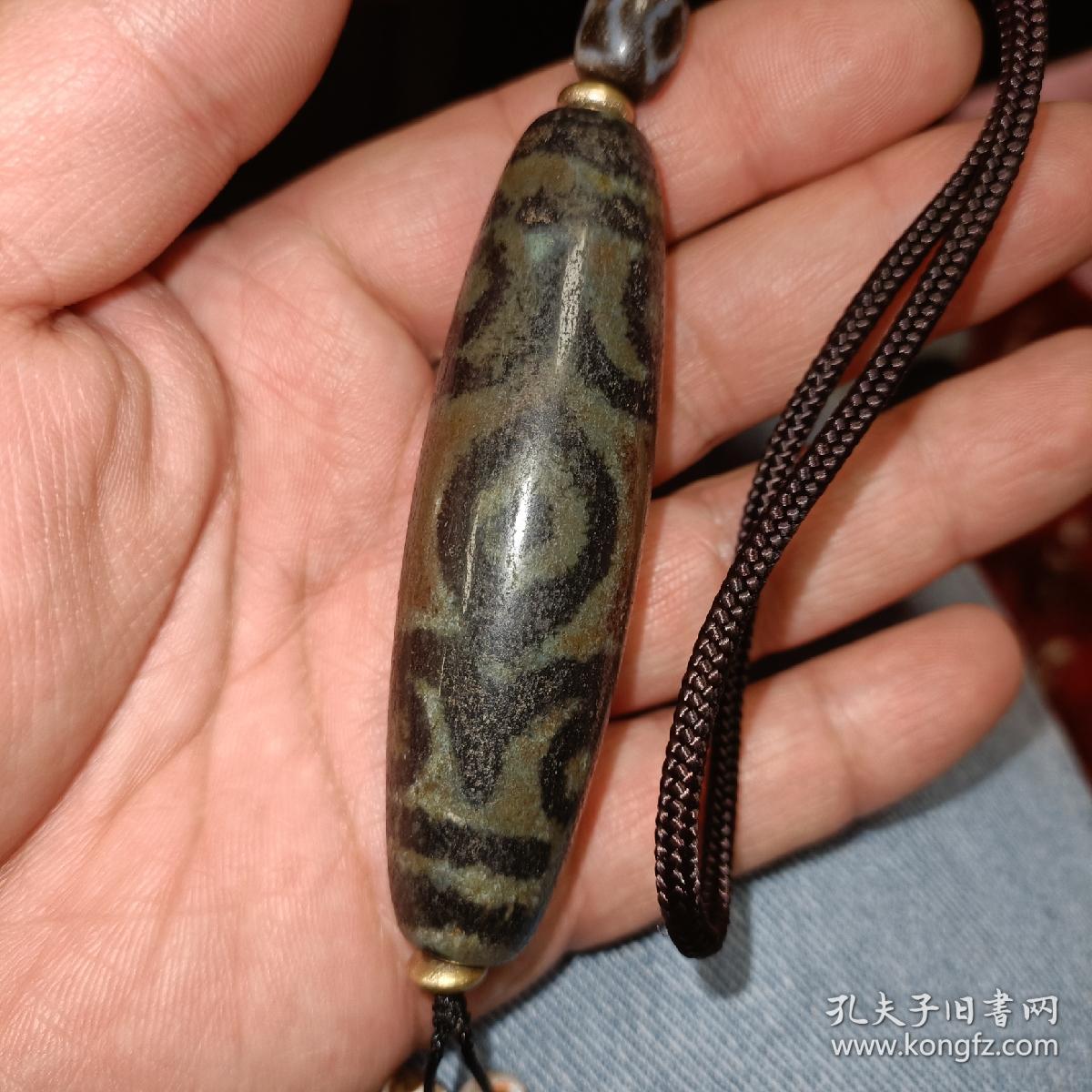 藏传象雄时期地门佛眼九眼老天珠珠体硕大包浆油润厚重皮下层满风化
