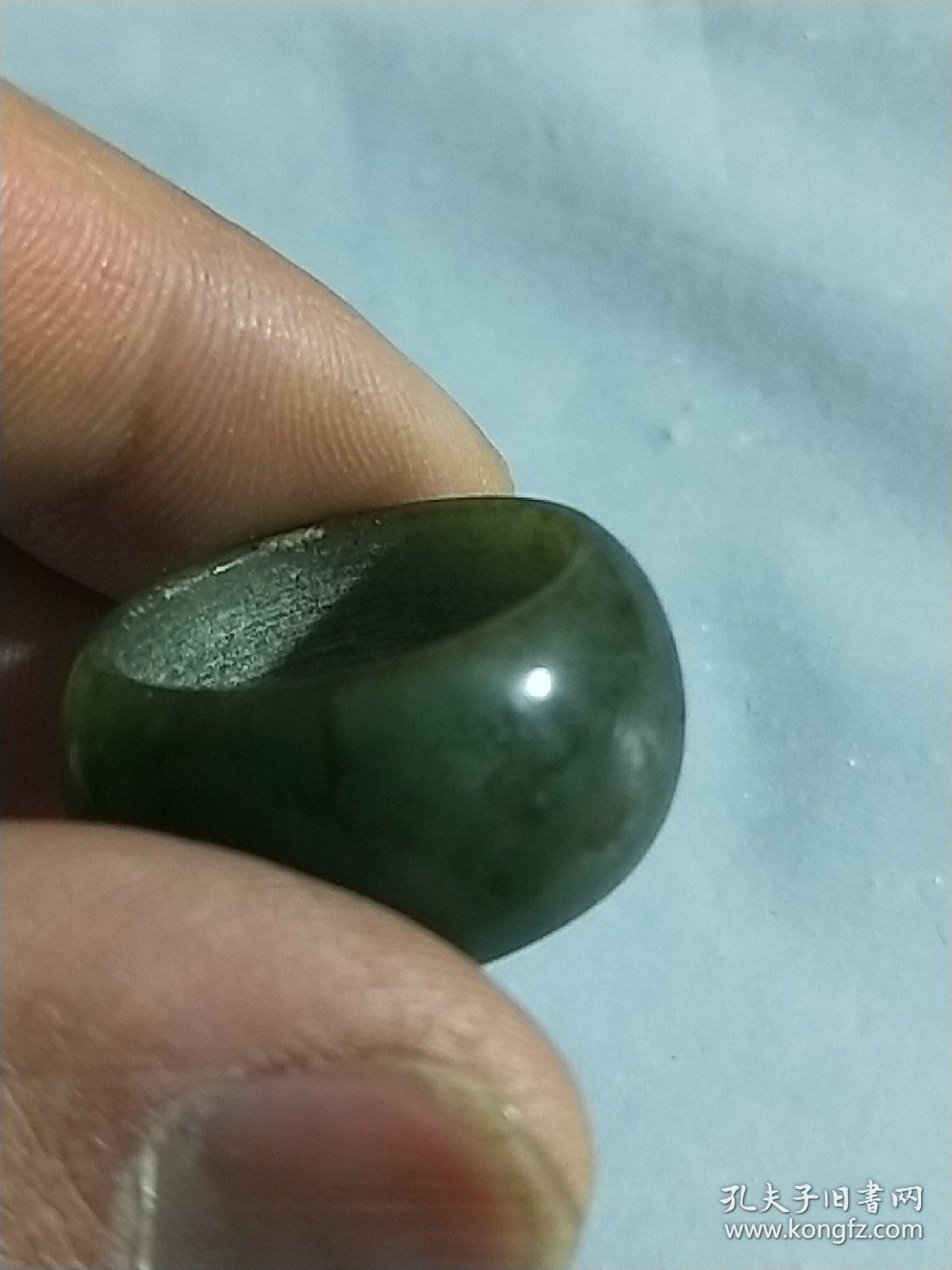 老翡翠扳指一只