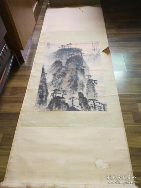 邓晶瑜自幼喜爱美术,1927年4月前往上海,投奔以绘画