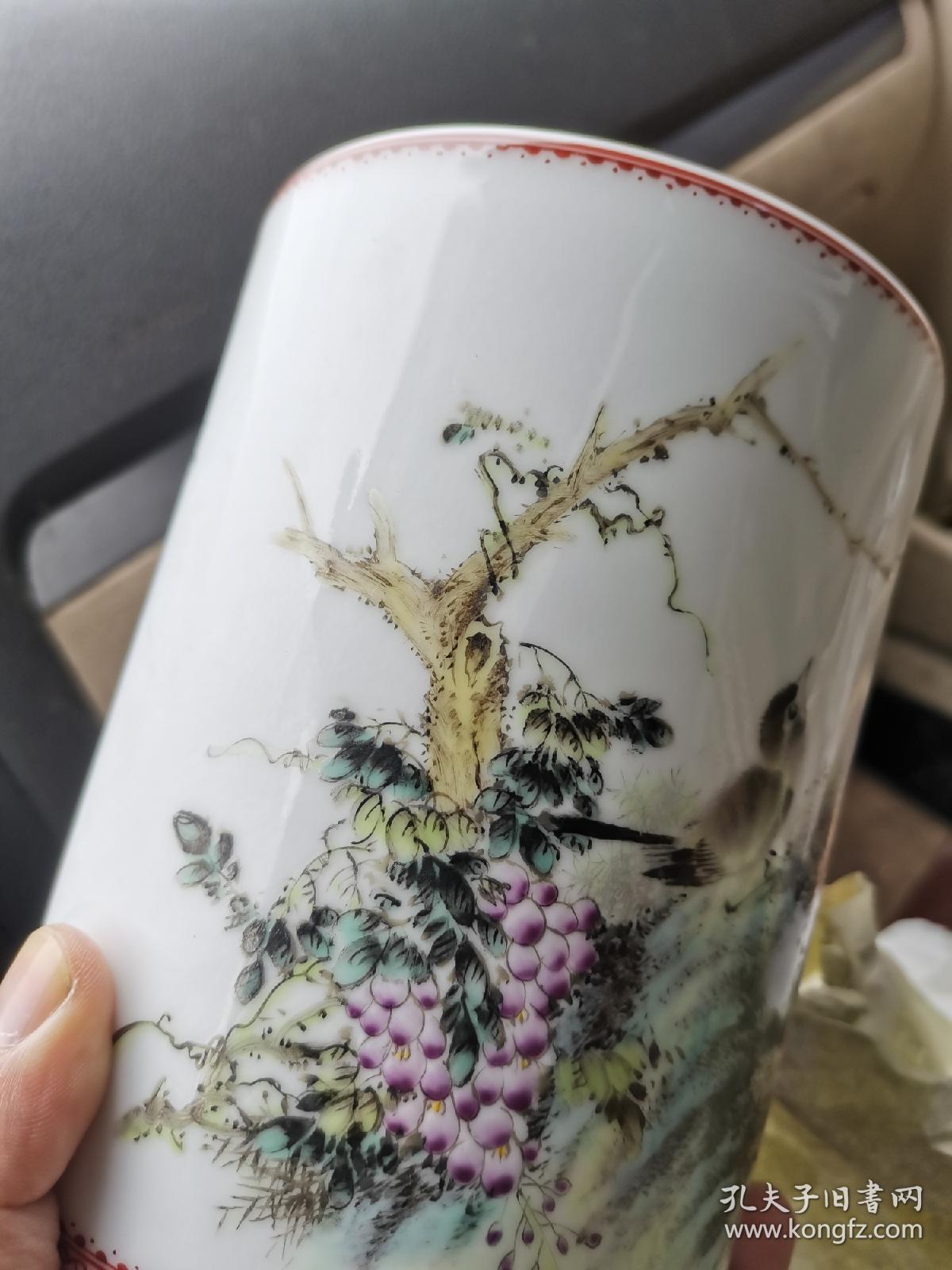 民国或建国初官窑级花鸟彩瓷笔筒凌风飞舞小名家章仕保画工精妙不失