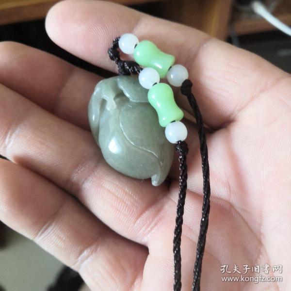 玉石寿桃小挂件