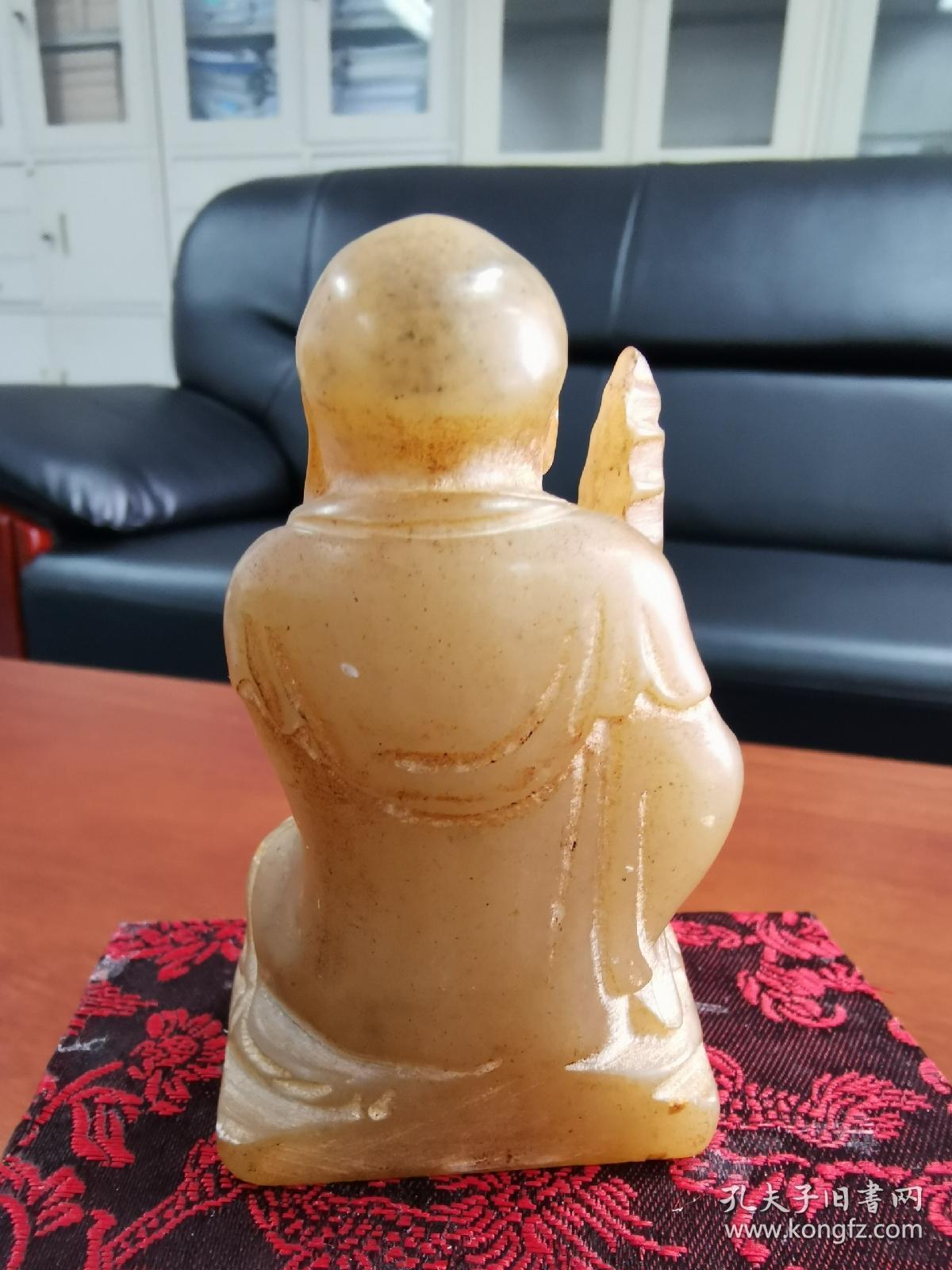 明清寿山白田黄石托塔罗汉摆件.