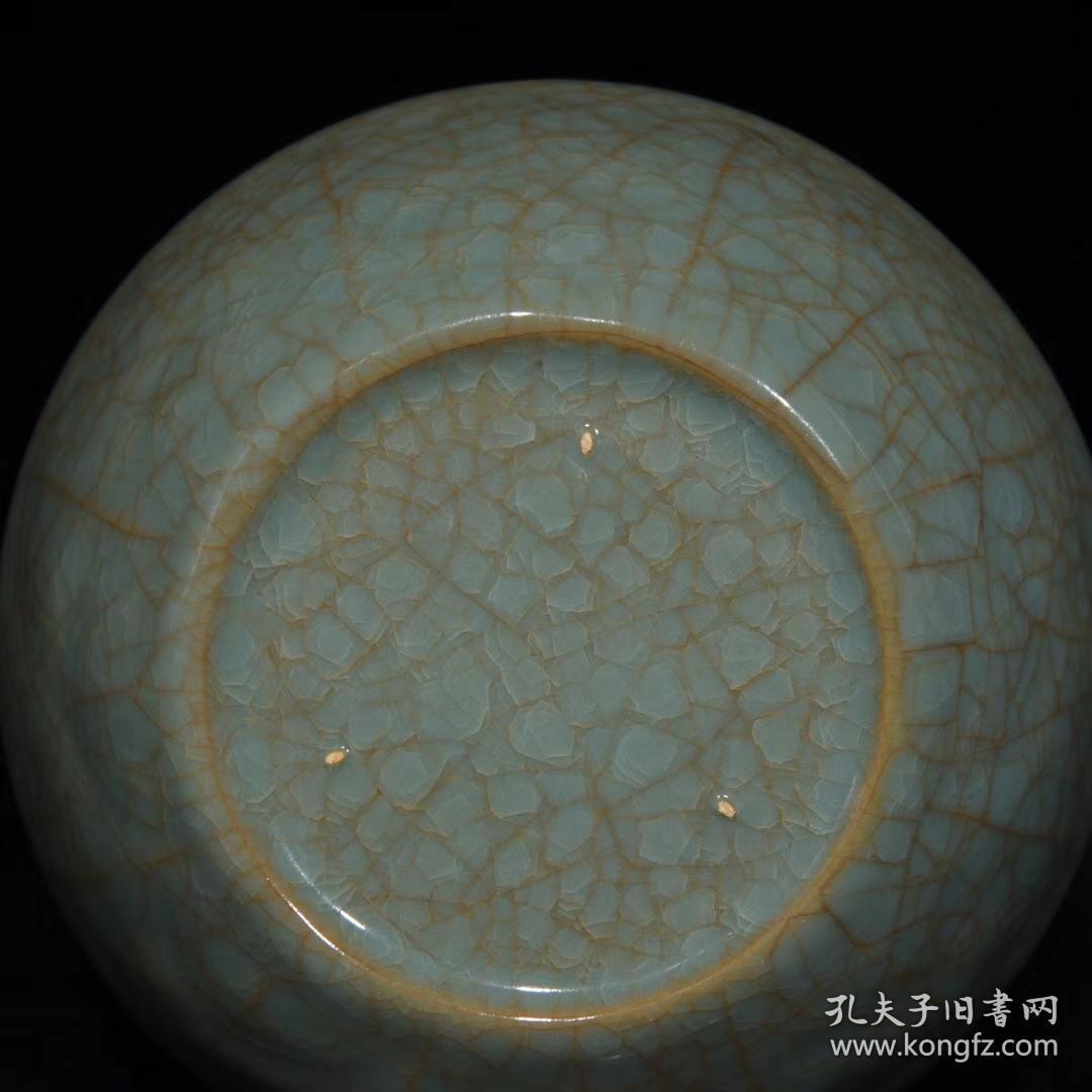 汝窑冰裂纹浮雕龙纹碗