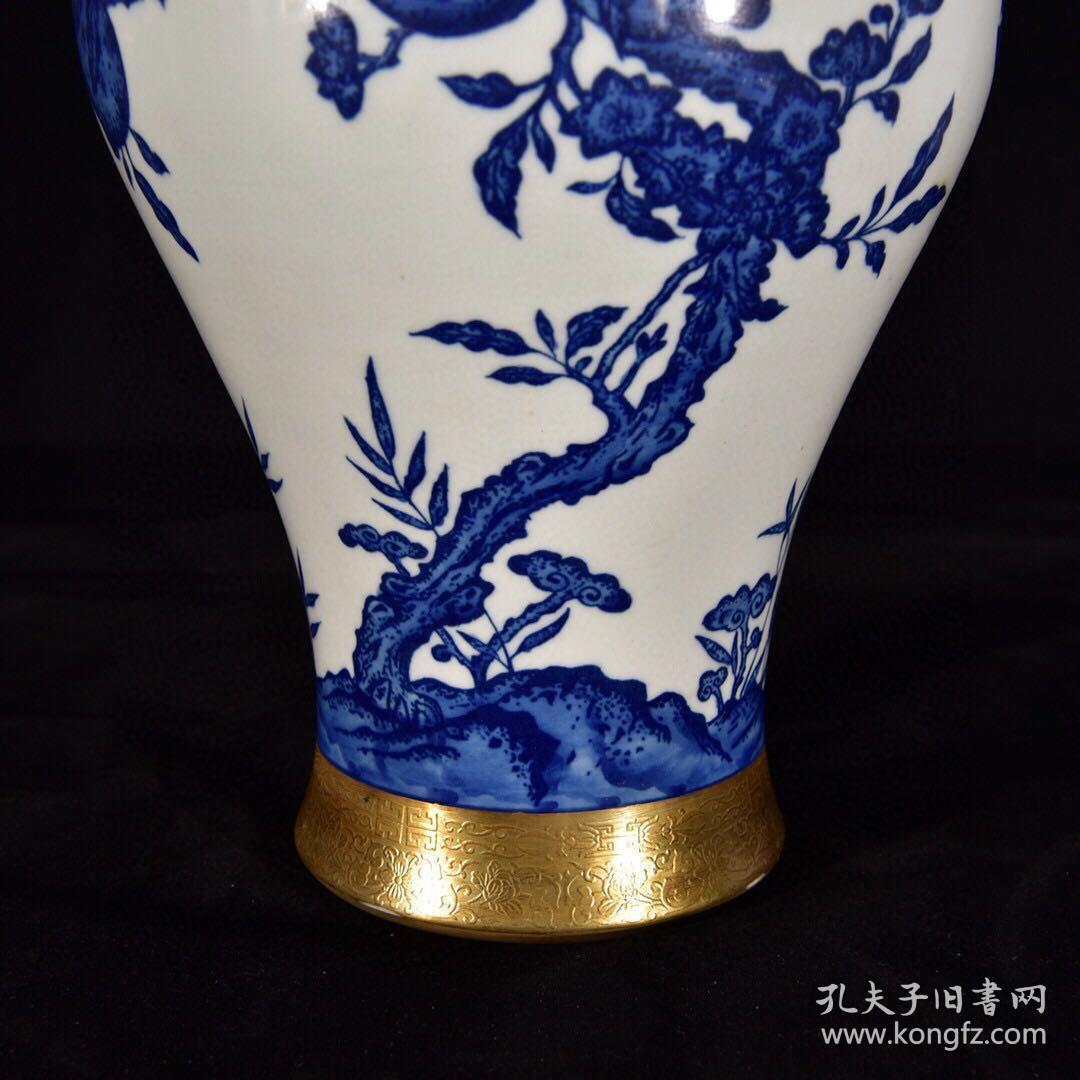 清乾隆青花瓷福寿橄榄瓶
