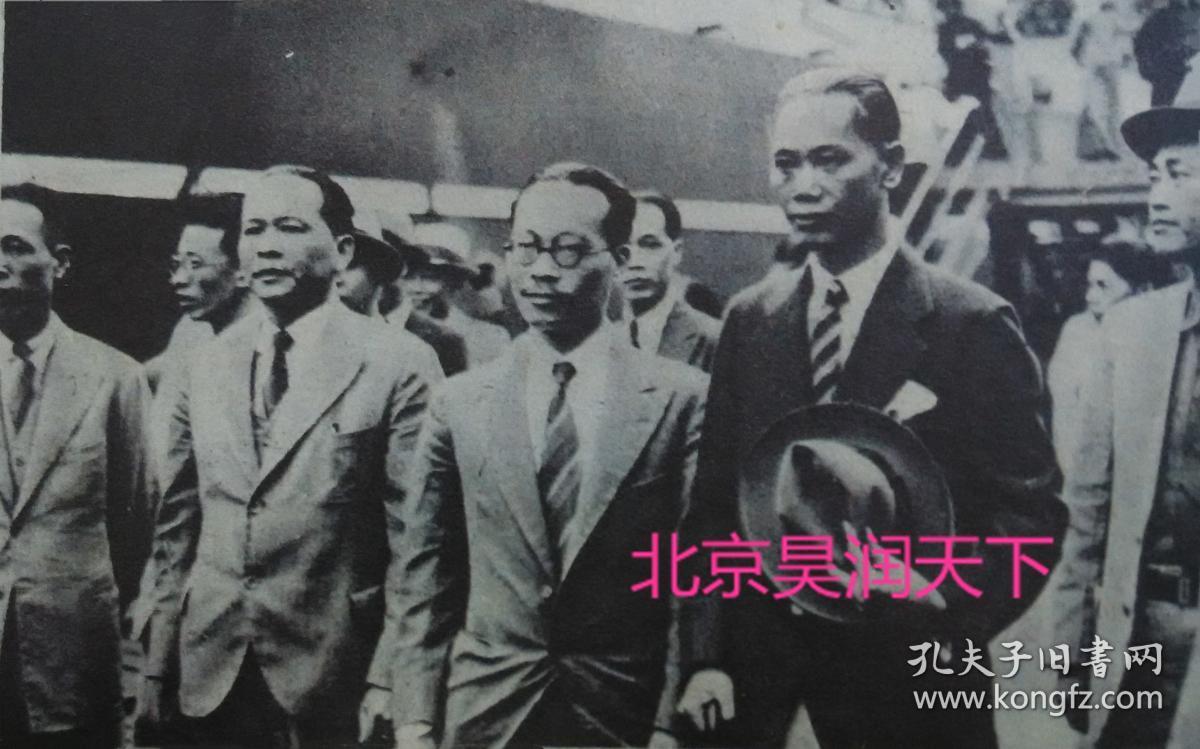 1935年蔡廷锴旅欧归来在香港与欢迎者合影