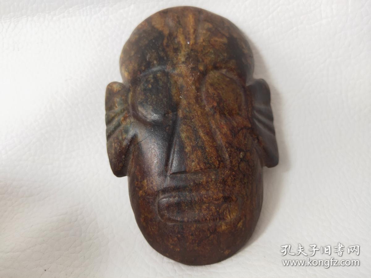 红山文化玉人 玉质自然 原始器形,神韵逼真,器形硕长