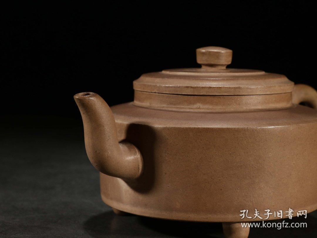 "荆溪钱弘文制"三足周盘老紫砂壶