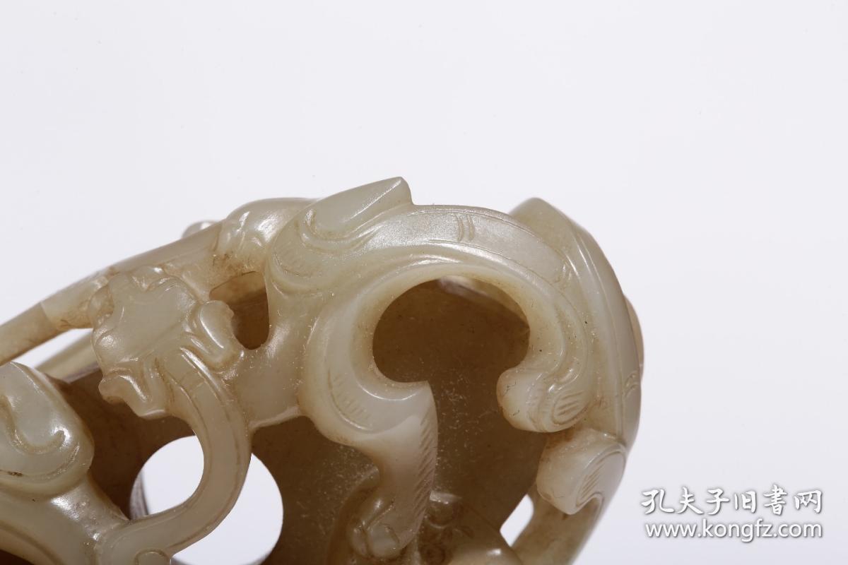 战汉时期,和田玉螭龙纹玉壁