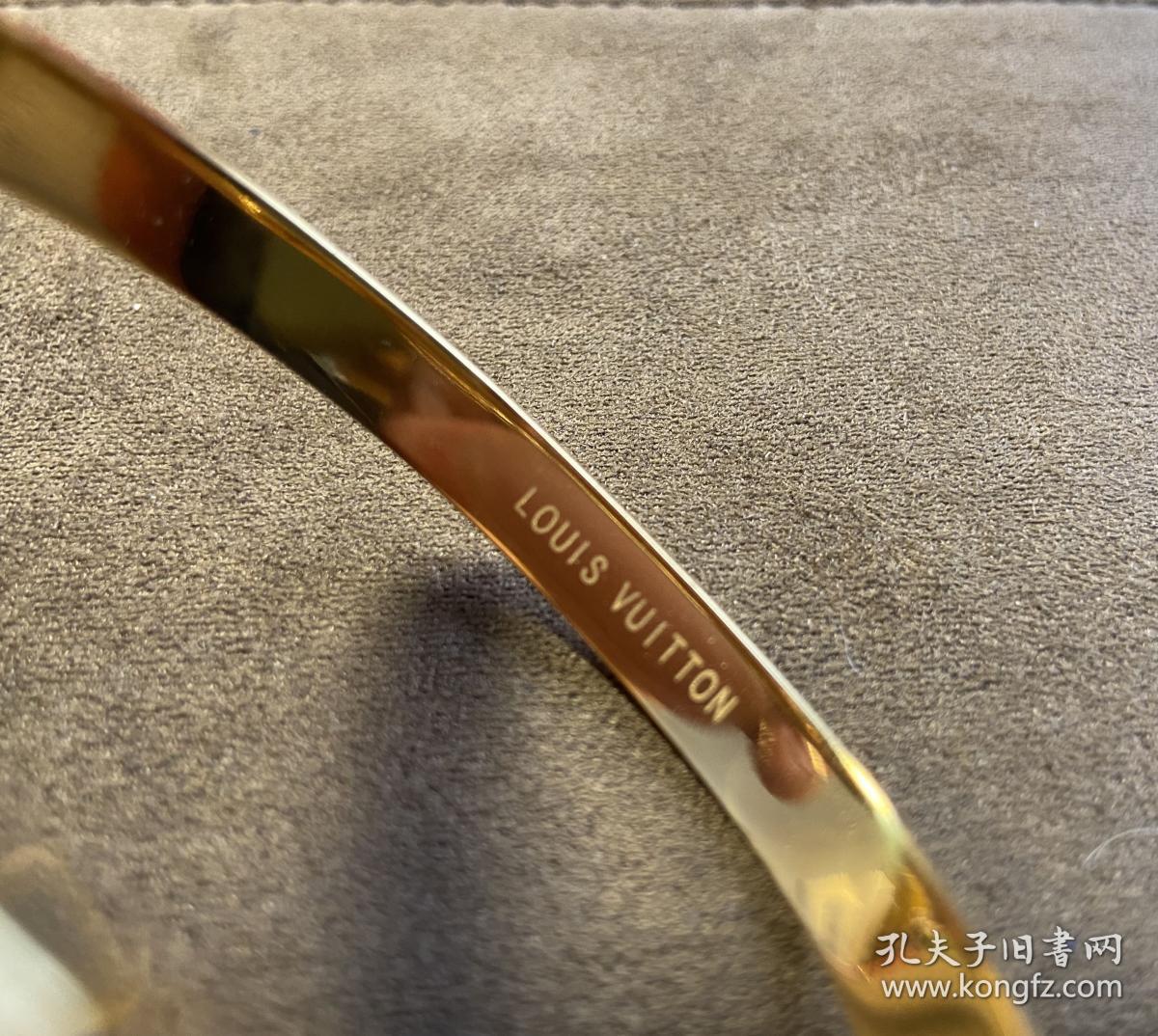 正品保真lv路易威登 贝母四叶草 黄铜小锁 皮料老花  活扣贴皮 手镯